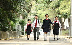 多彩校園生活作文250