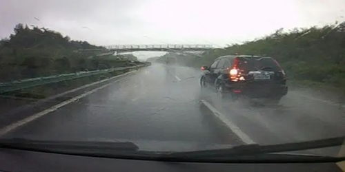 雨天高速路行車注意事項(xiàng)