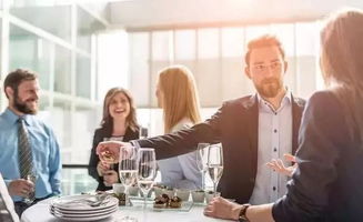 參加高端酒會(huì)注意事項(xiàng),酒會(huì)的注意事項(xiàng),酒會(huì)禮儀與注意事項(xiàng)