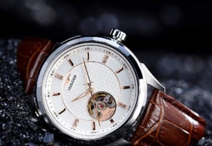 手表的日常佩戴注意事項(xiàng),買(mǎi)勞力士手表注意事項(xiàng),手表調(diào)整日期注意事項(xiàng)