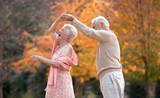 生活與愛(ài)情是分不開(kāi)的