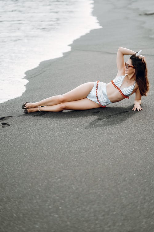 弘揚(yáng)五四精神的現(xiàn)代詩(shī)歌 弘揚(yáng)五四精神的現(xiàn)代詩(shī)歌