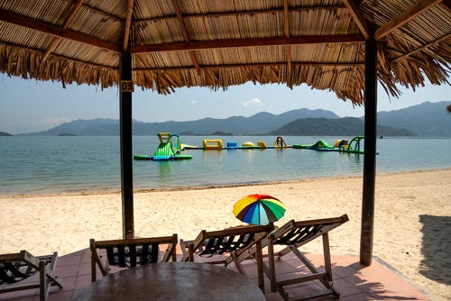 《滿江紅·正月十三日送文安國還朝》翻譯賞析