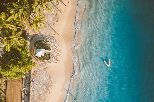 《念奴嬌過(guò)洞庭》全詞翻譯賞析 《念奴嬌過(guò)洞庭》全詞翻譯賞析