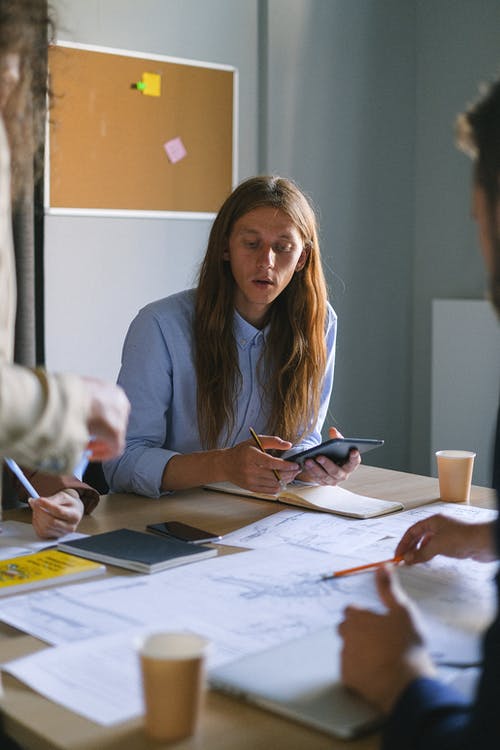 感恩勵(lì)志教育主持詞 感恩勵(lì)志教育主持詞