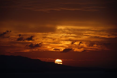 找個(gè)心疼你的人在一起吧 找個(gè)心疼你的人在一起吧