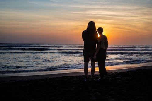 《還高冠潭口留別舍弟》注釋及譯文鑒賞 《還高冠潭口留別舍弟》注釋及譯文鑒賞