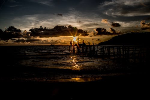 感恩母校的詩(shī)歌 感恩母校的詩(shī)歌