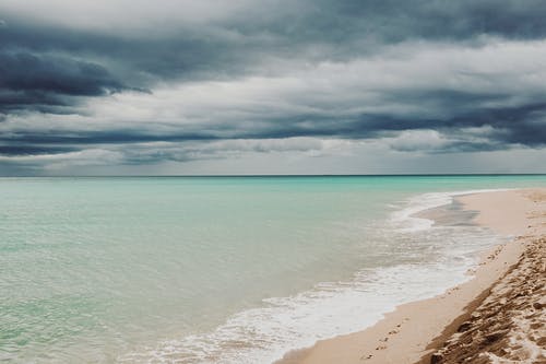 弘揚(yáng)愛(ài)國(guó)精神的詩(shī)歌 弘揚(yáng)愛(ài)國(guó)精神的詩(shī)歌