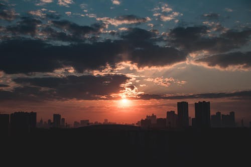 葉不凡碰瓷女司機(jī)小說(shuō)現(xiàn)代秦楚楚全章節(jié)閱讀 葉不凡碰瓷女司機(jī)小說(shuō)現(xiàn)代秦楚楚全章節(jié)閱讀