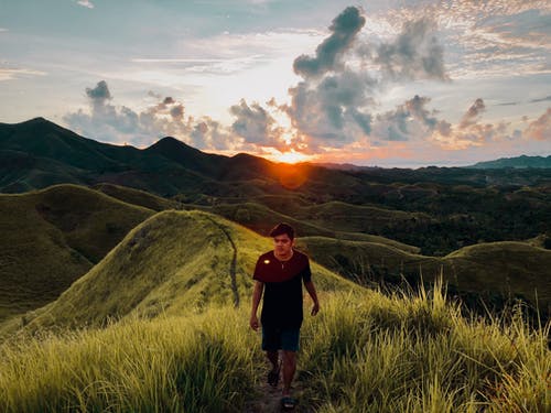 高中周記青春勵(lì)志范文9篇 高中周記青春勵(lì)志范文9篇