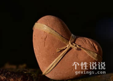 65句經(jīng)典說說：我與你隔著長風(fēng)深谷，近不得，退不舍