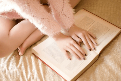 QQ個性說說：你牽過男生的手嗎？掰手腕算么