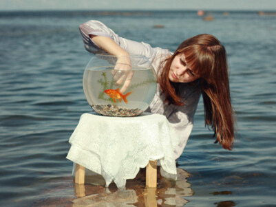 經(jīng)典說說 生活的意義就在于發(fā)現(xiàn)生活中別人的艱難