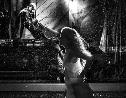 孤獨(dú)無(wú)助的傷感說(shuō)說(shuō) 愛(ài)情里學(xué)不會(huì)低頭，也不喜歡將就